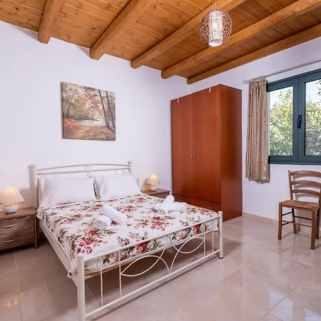 Apartament Vrisanos *